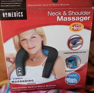 Shoulder massager and heat